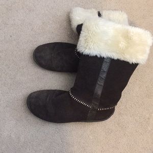 Brown Swede boots fur lined